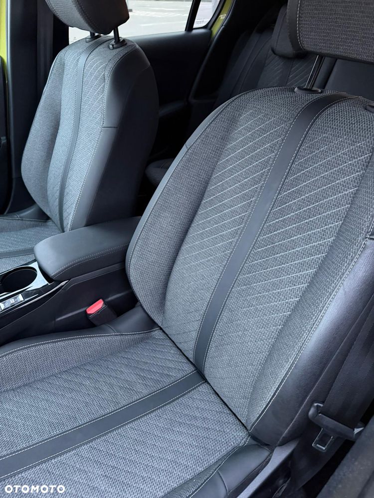 Peugeot 208 PureTech 100 Allure Pack - 24