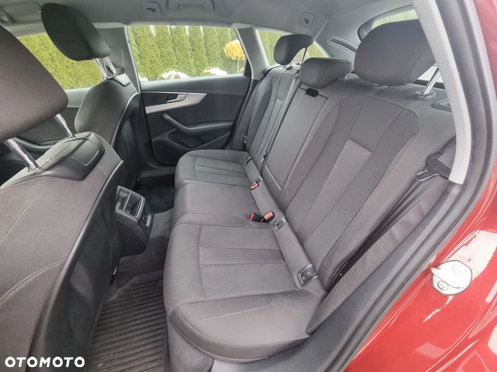 Audi A4 Avant 40 TFSI S tronic sport - 9