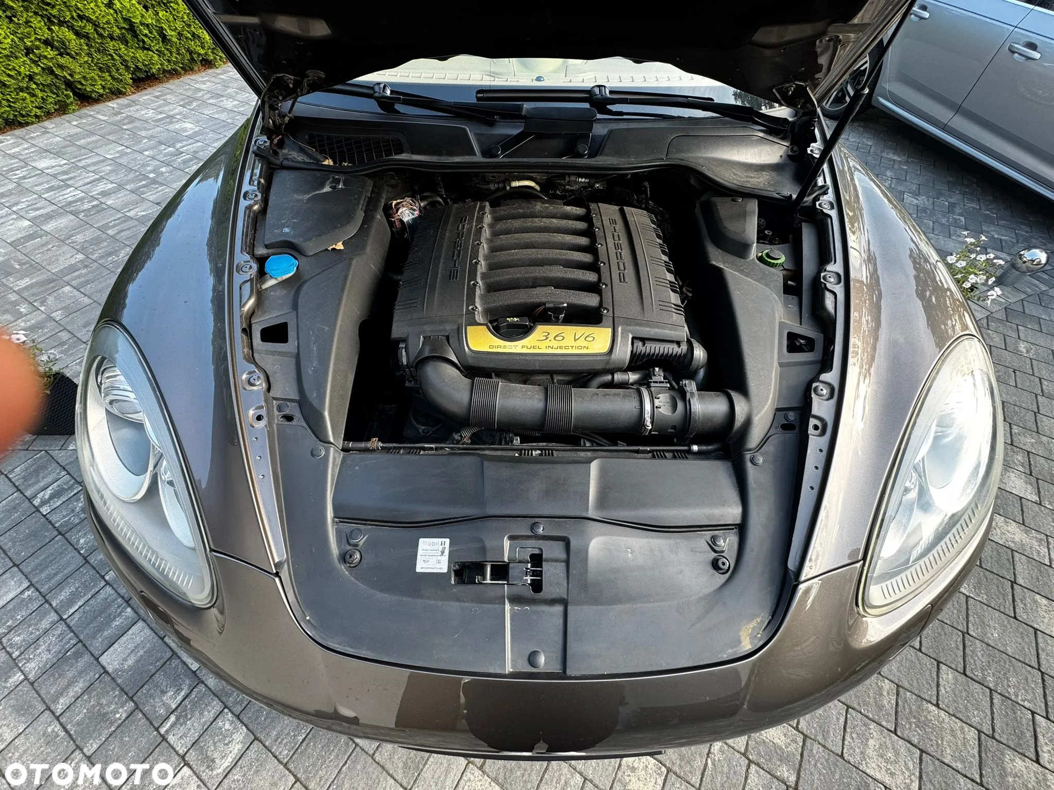 Porsche Cayenne - 21