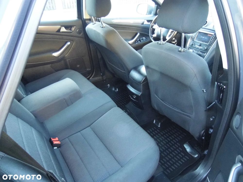 Ford Mondeo 2.0 T Ghia MPS6 - 32