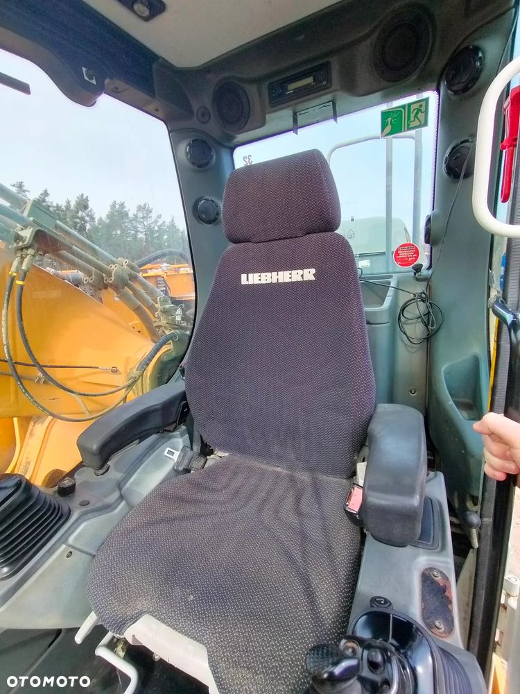 Liebherr R946 LC - 19