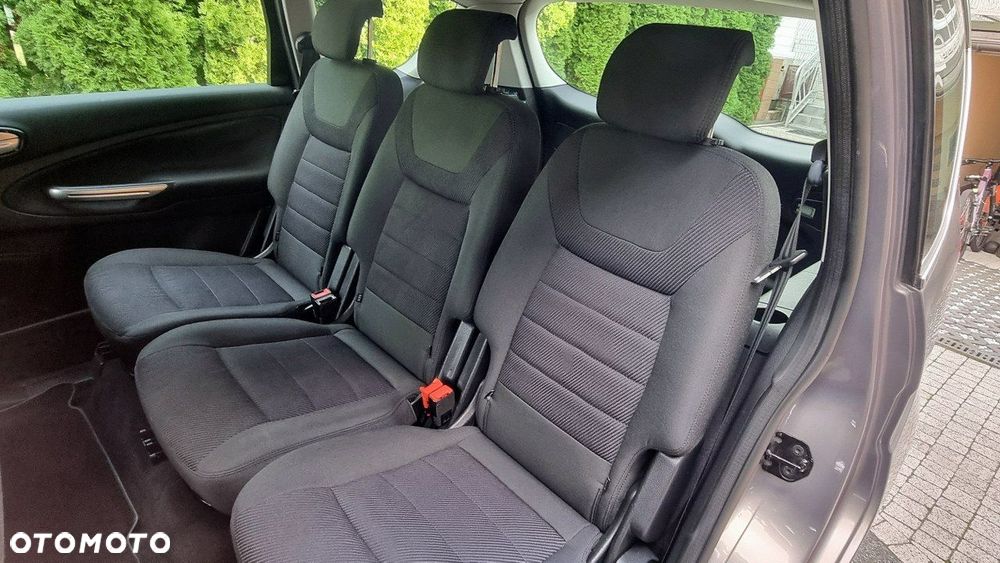 Ford S-Max - 21