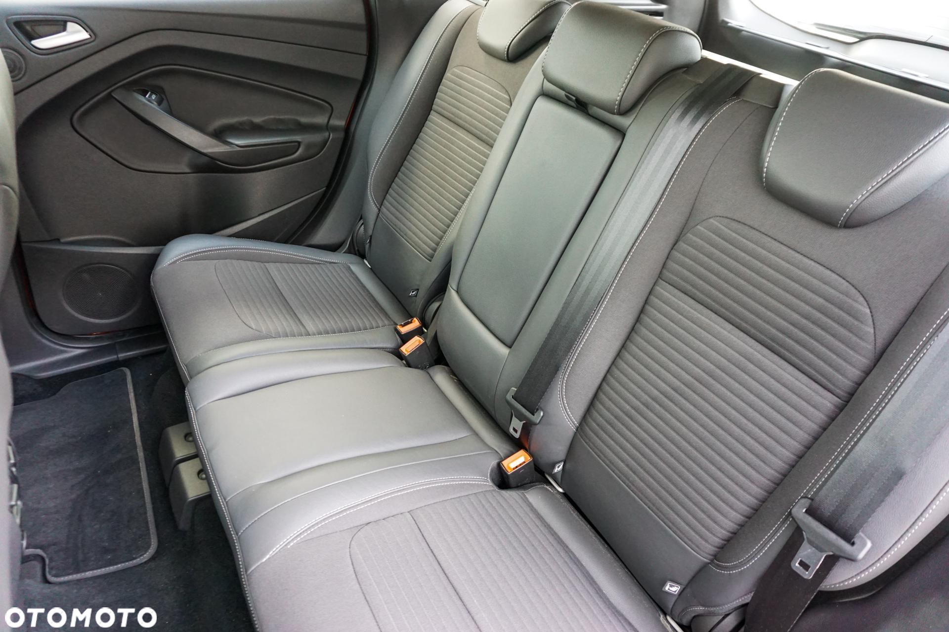 Ford Kuga - 12