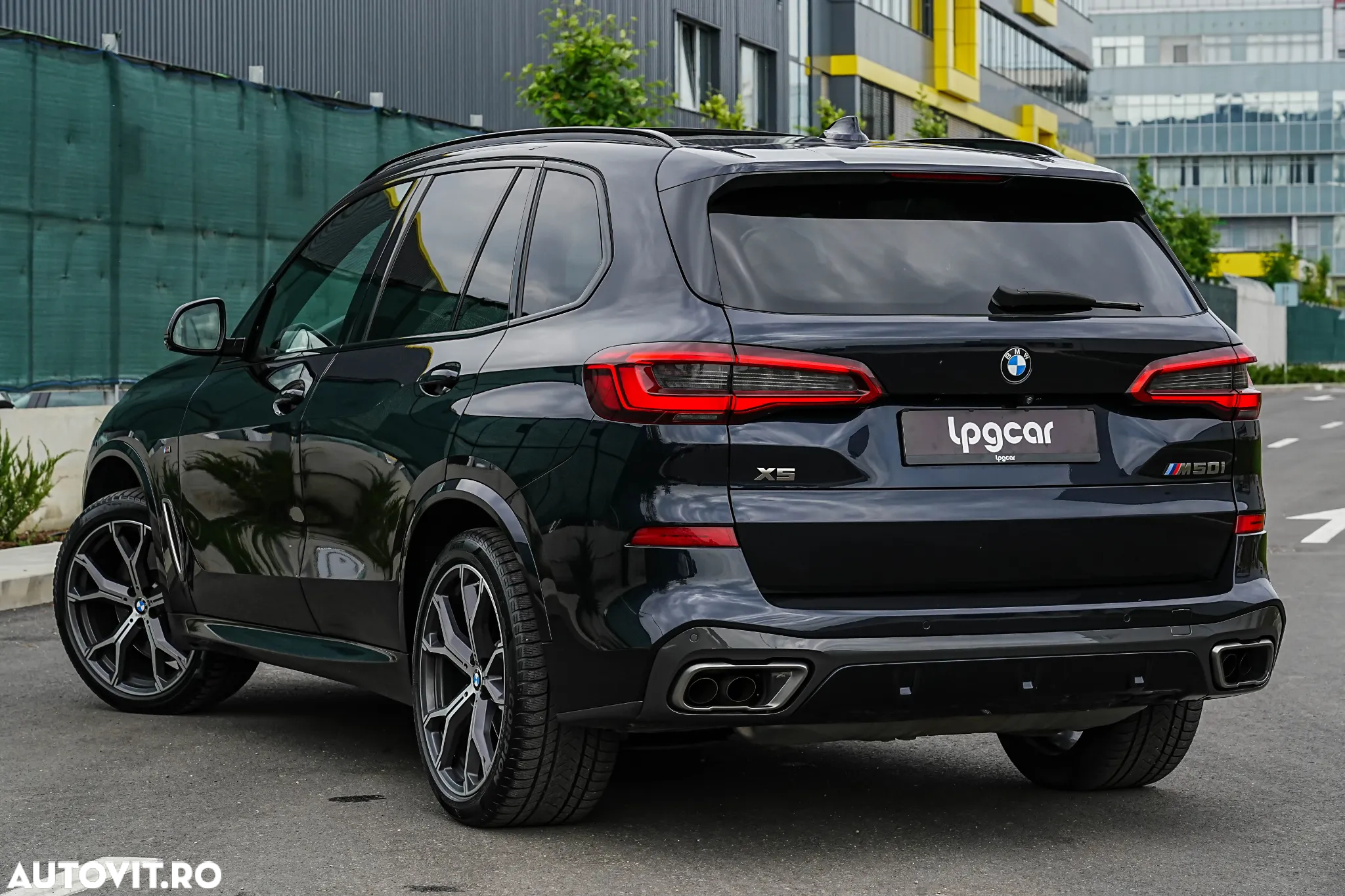 BMW X5 M M50i - 4