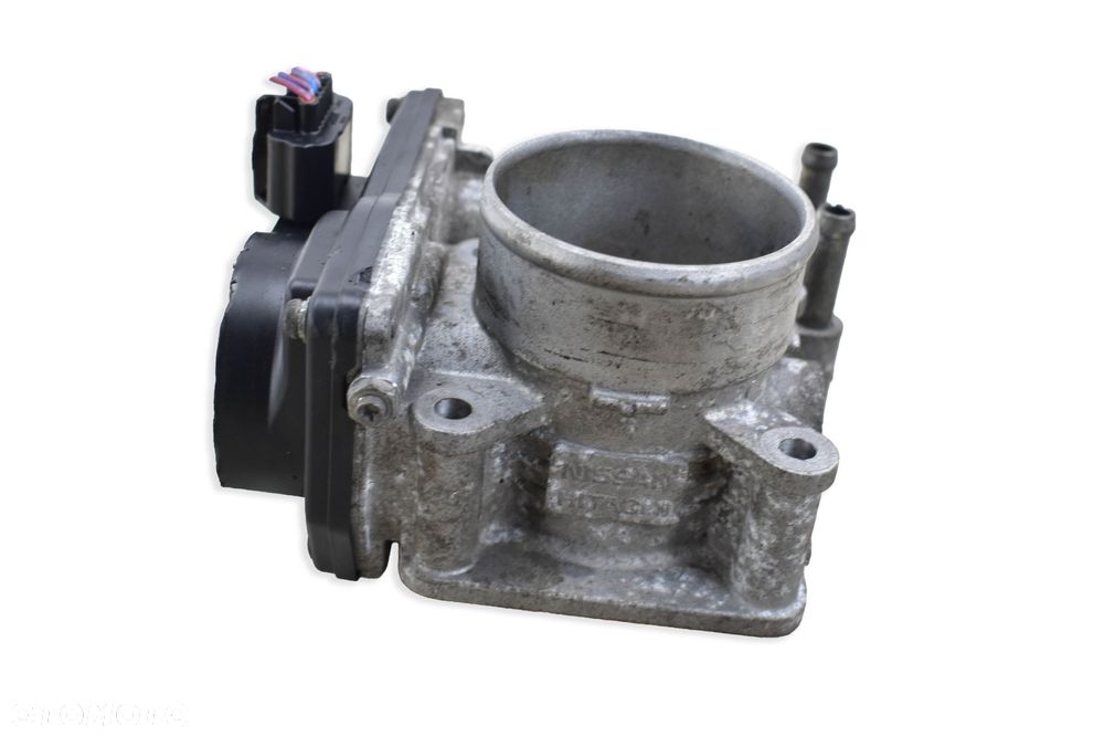 Przepustnica NISSAN QASHQAI J10 JUKE J10 1.6 16V RME50-11 - 2