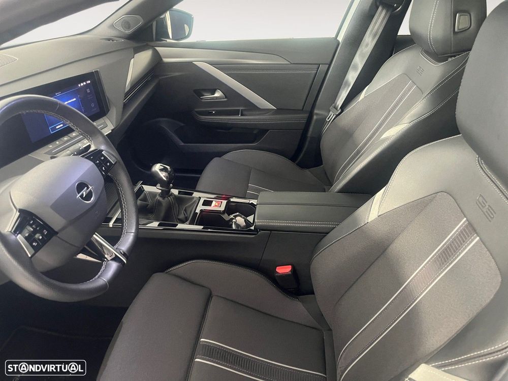 Opel Astra Sports Tourer 1.2 T GS — fotografia 9