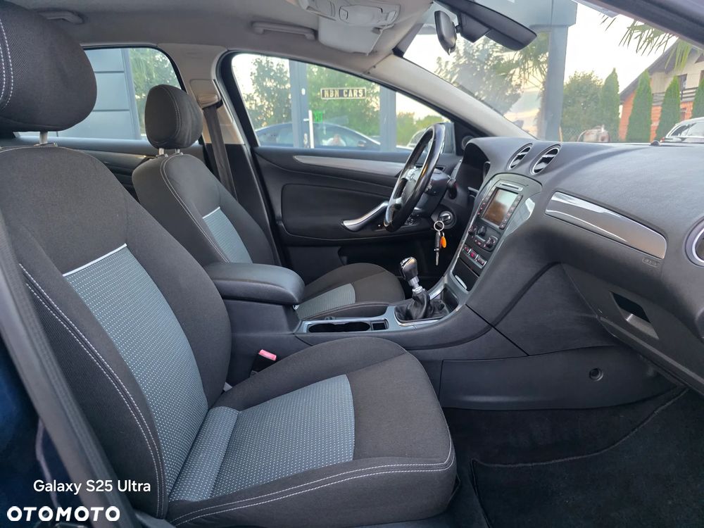 Ford Mondeo - 27