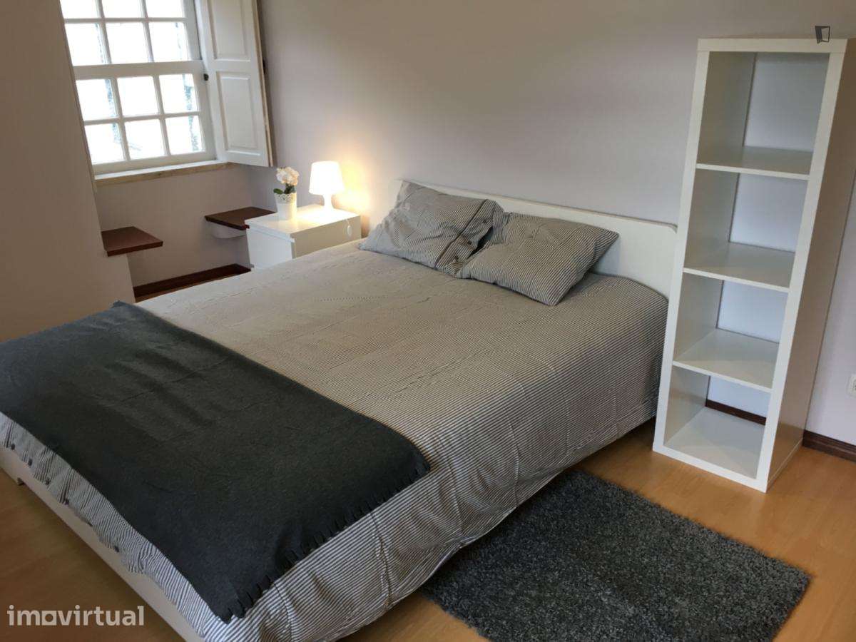 Quarto - localizado em Alta Universitária Coimbra - Grande imagem: 2/13