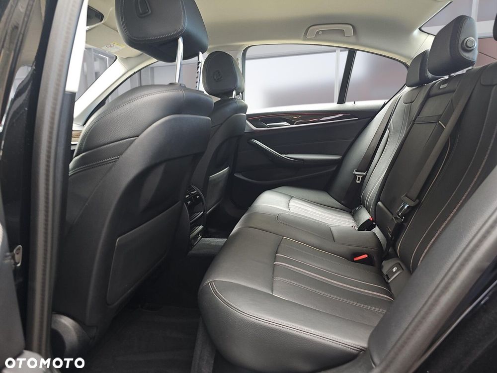 BMW Seria 5 520d xDrive MHEV Luxury Line - 17