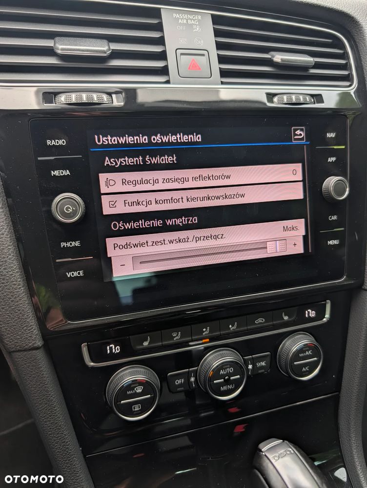 Volkswagen Golf - 33