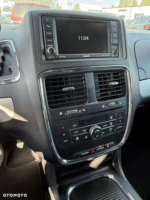 Dodge Grand Caravan - 16