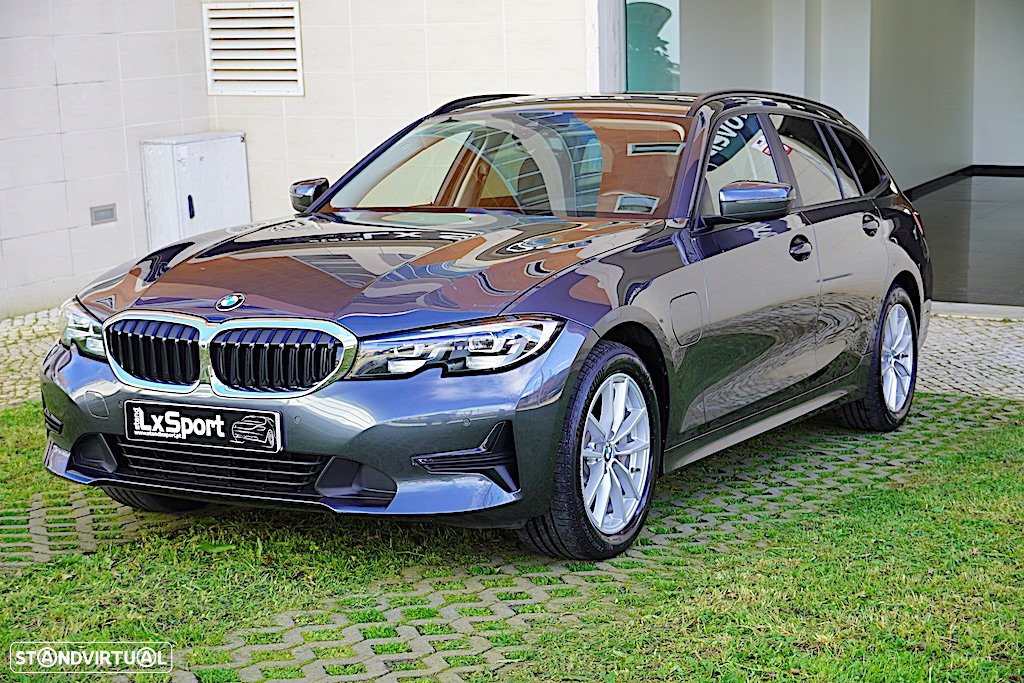 BMW 330 e Touring Auto - 2