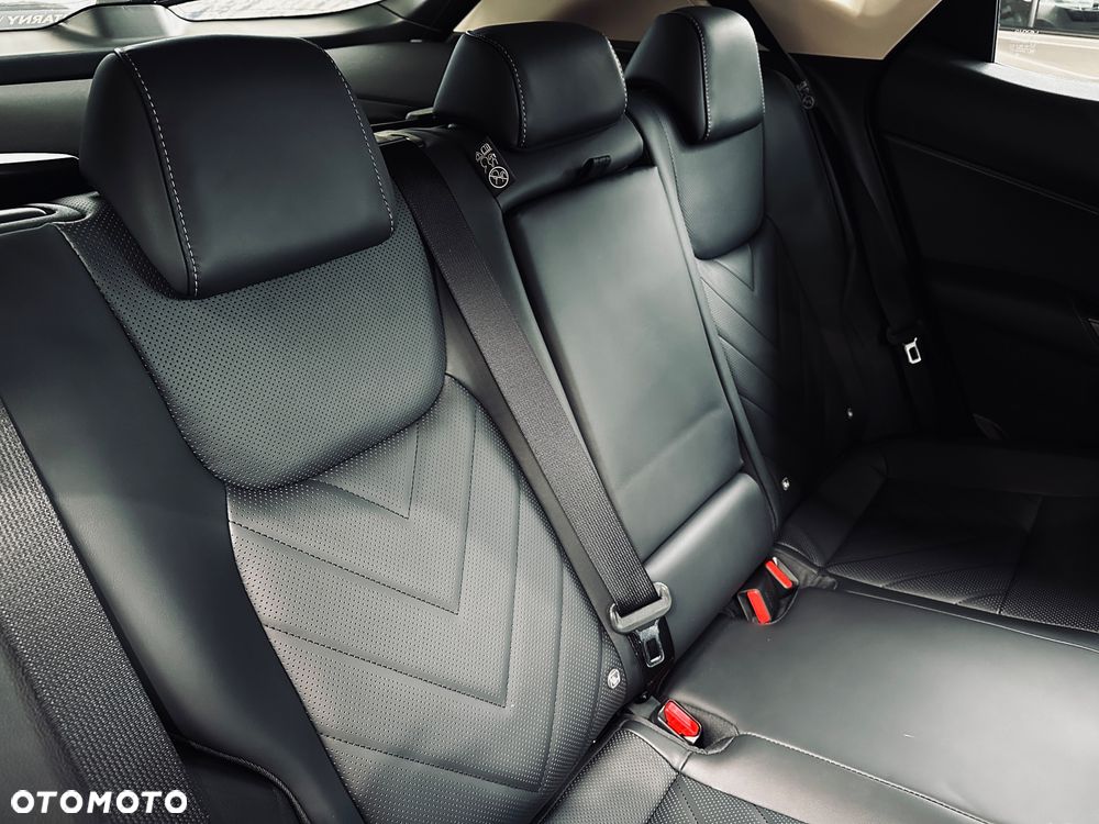 Lexus NX 350h Omotenashi AWD - 14