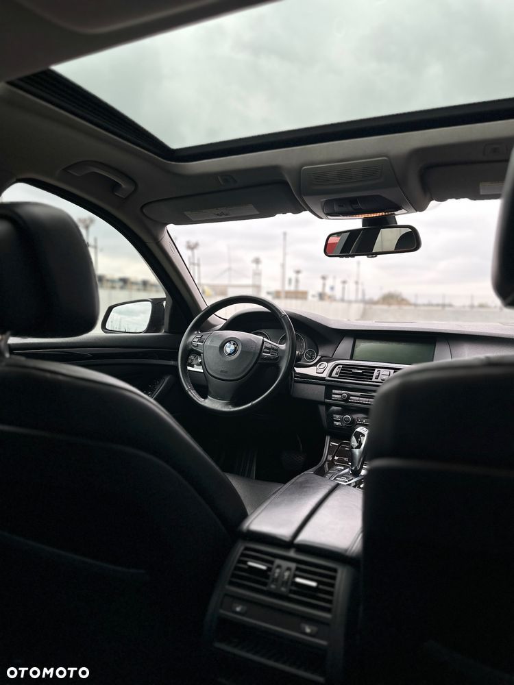 BMW Seria 5 528i xDrive Sport-Aut Luxury Line - 12
