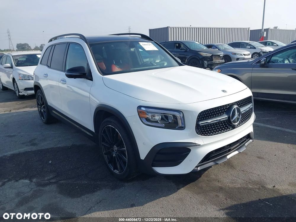 Mercedes-Benz GLB 250 4-Matic AMG Line 8G-DCT - 2