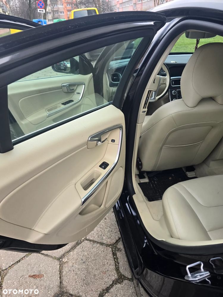 Volvo S60 D4 Drive-E Momentum - 11