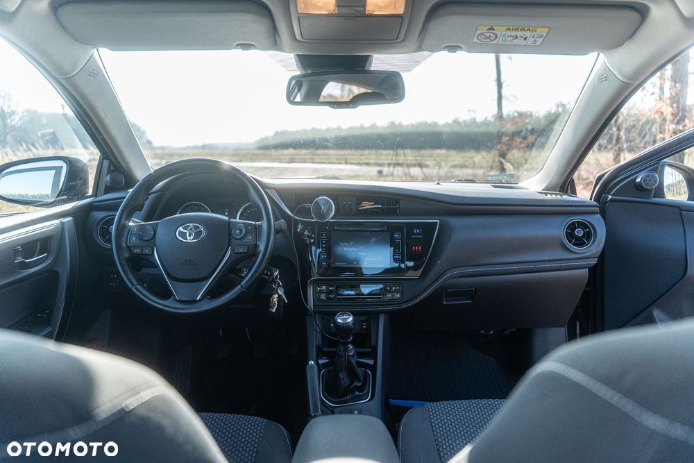 Toyota Corolla 1.6 Comfort - 21