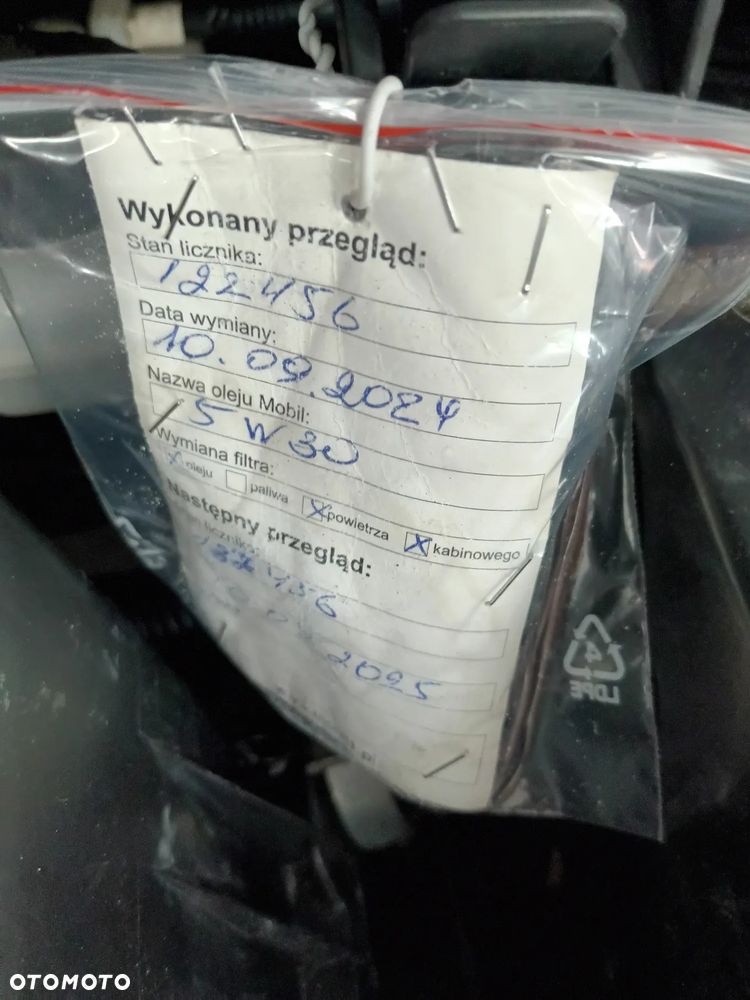 Toyota Avensis 1.8 Premium EU5 - 27