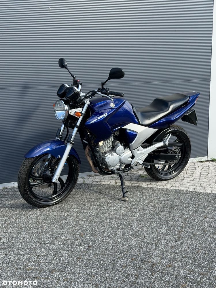 Yamaha YBR - 13