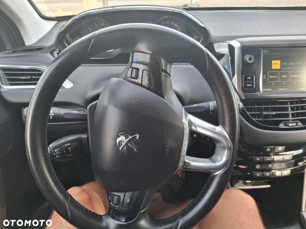 Peugeot 2008 PureTech 82 Style - 16