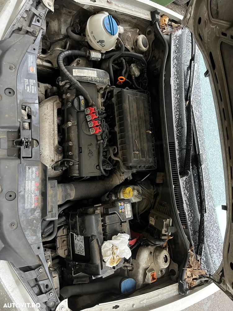 Dezmembrez Seat Ibiza 6L facelift 2009 1,4 benzina BXW alb - 9