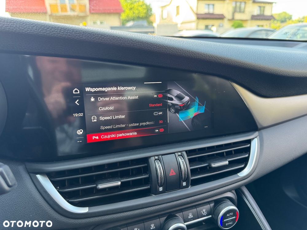 Alfa Romeo Giulia 2.2 AT8 Super - 33