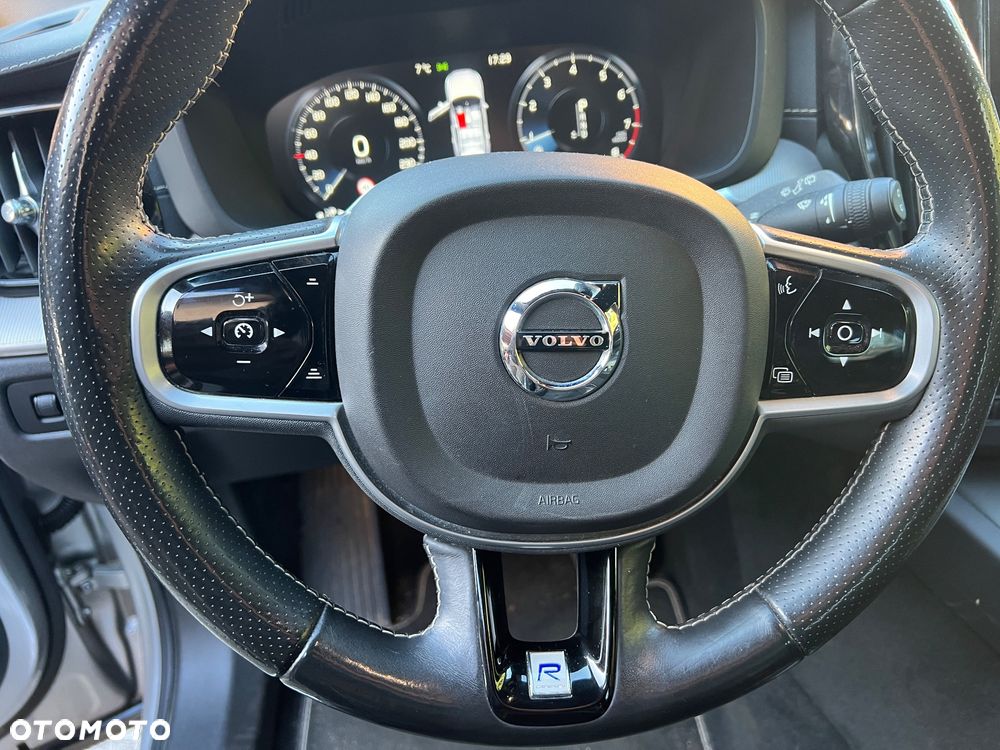 Volvo XC 60 T5 R-Design - 10