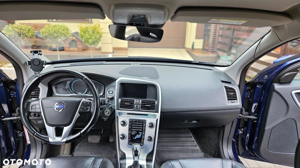 Volvo XC 60 D4 Drive-E Ocean Race - 17