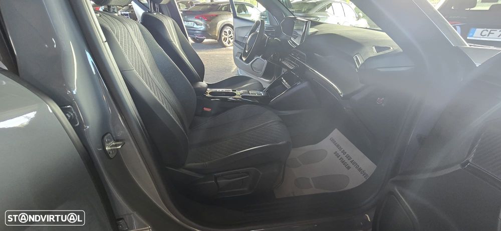 Peugeot 2008 Hybrid 136 e-DSC Allure - 23