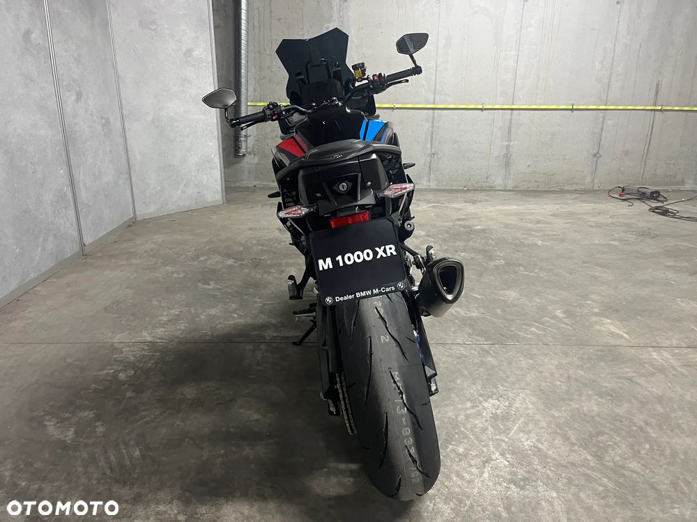 BMW XR - 8