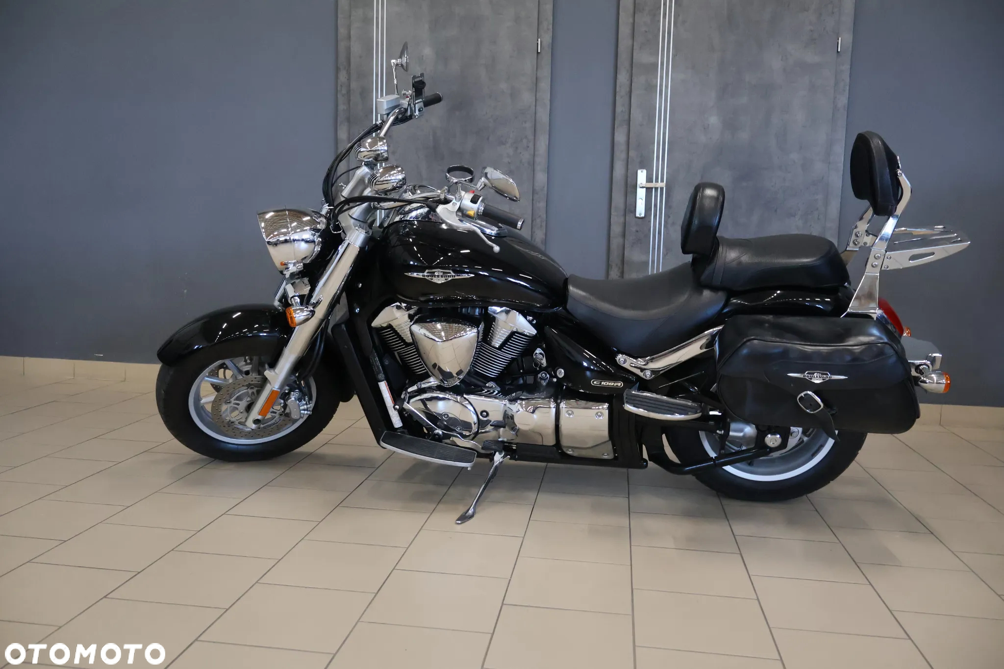 Suzuki Intruder - 5