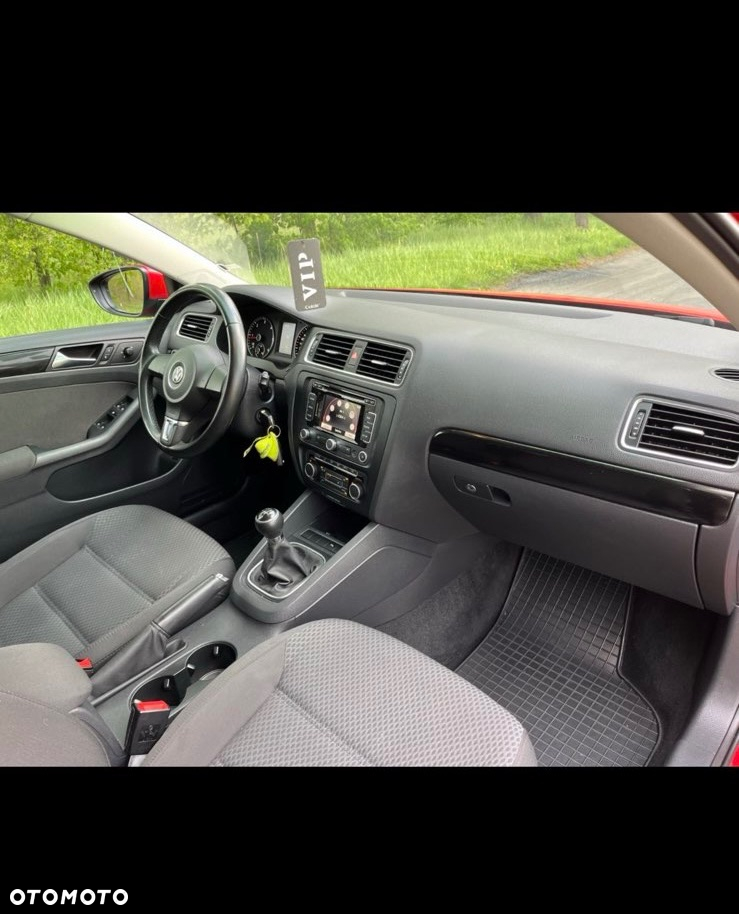 Volkswagen Jetta 1.6 TDI Comfortline - 14