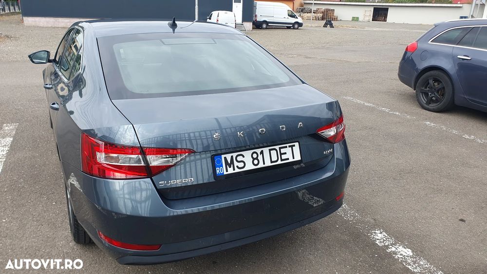Skoda Superb 2.0 TDI 4X4 DSG Ambition - 6