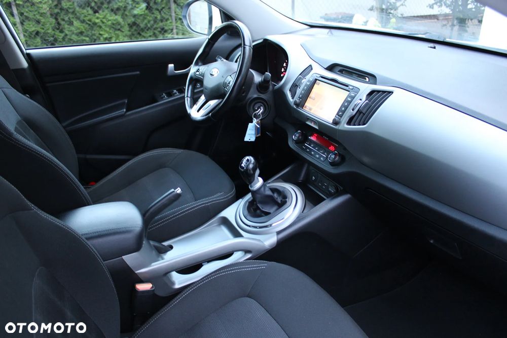 Kia Sportage 1.7 CRDI 2WD Dream-Team Edition - 30
