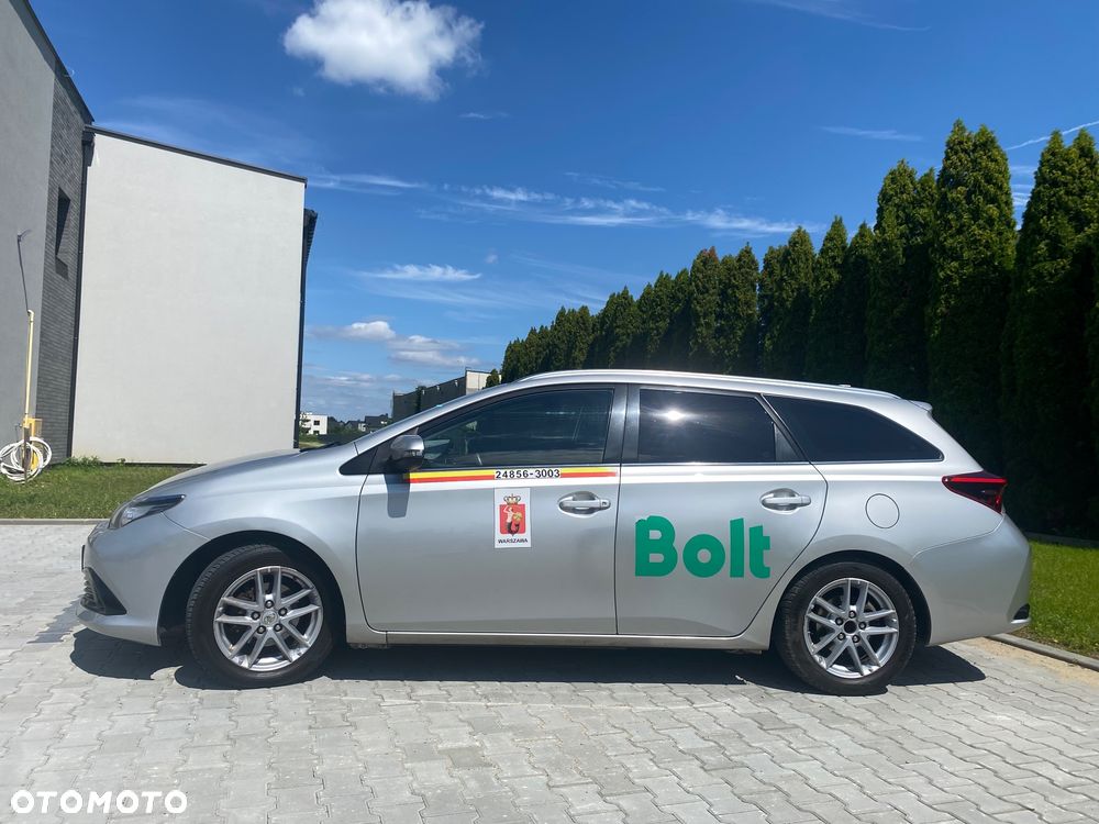 Toyota Auris 1.8 HSD Luna - 6