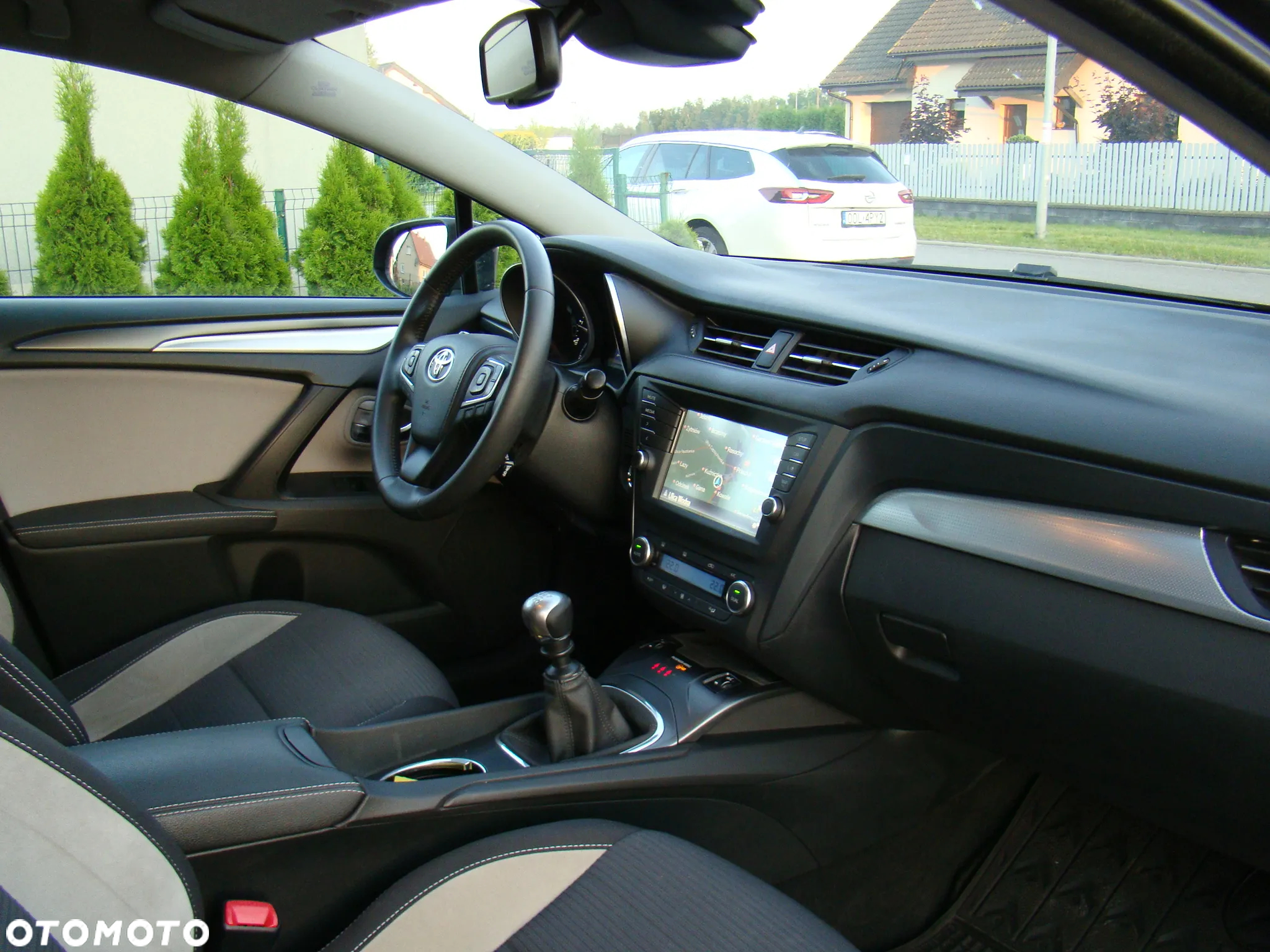 Toyota Avensis 2.0 D-4D Premium - 34