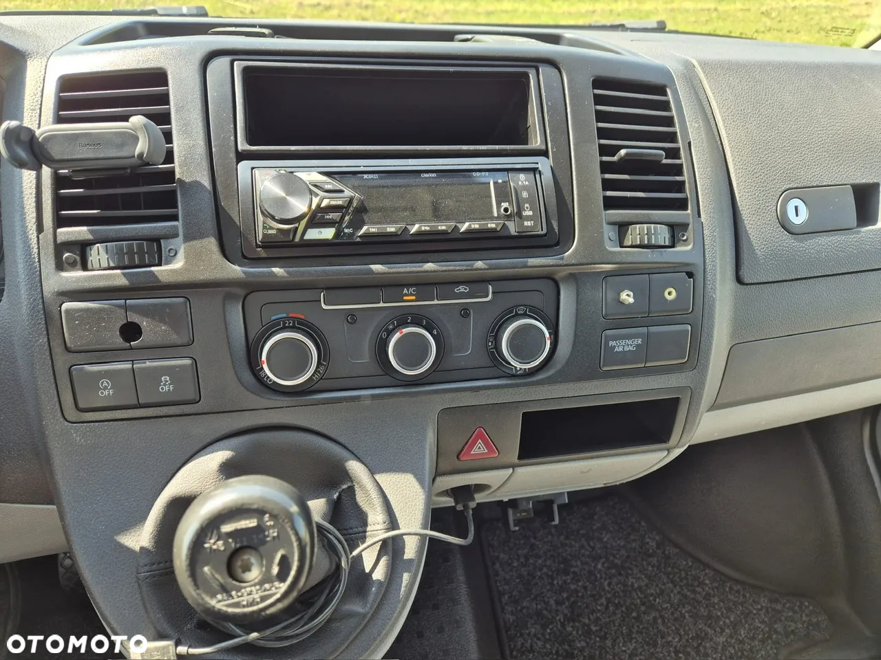 Volkswagen Transporter - 8