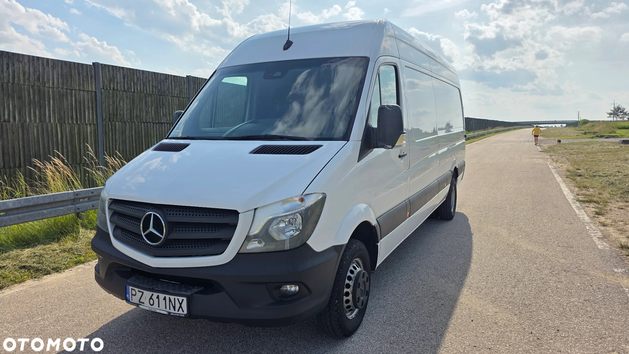 Mercedes-Benz Sprinter - 2