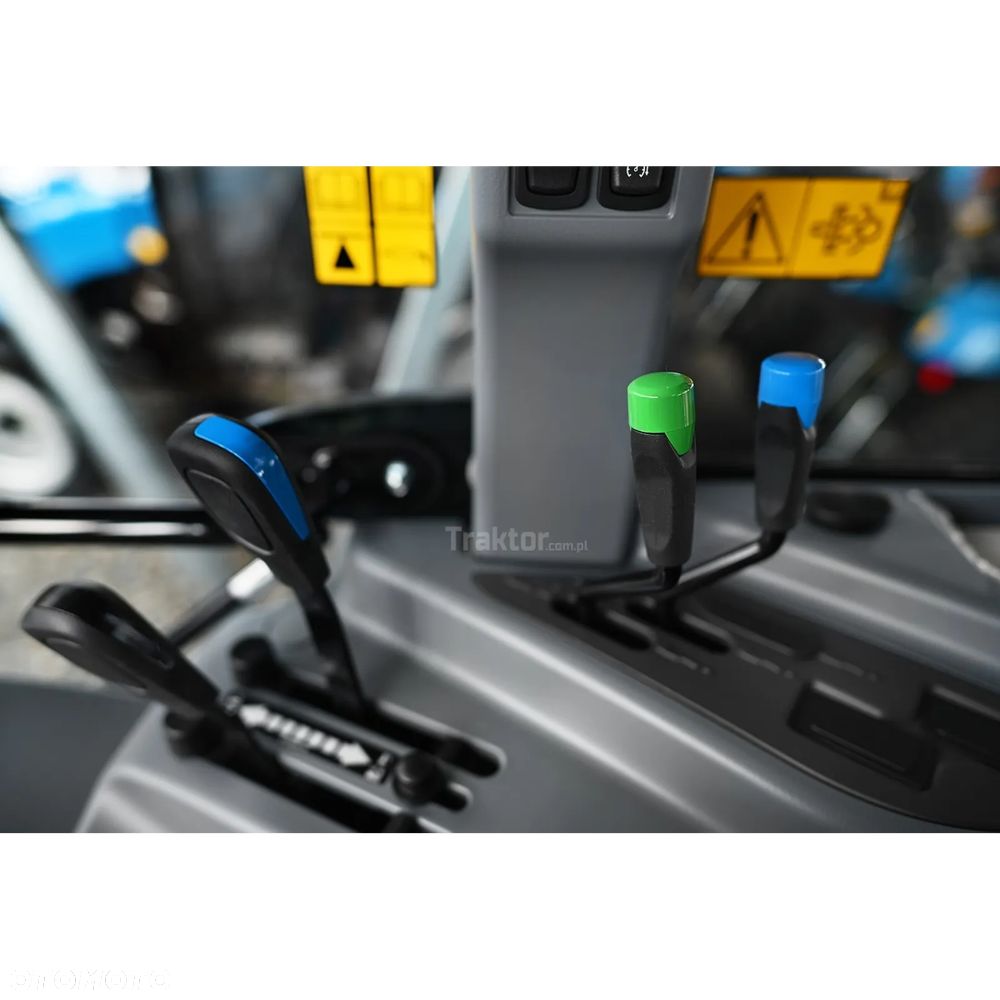 LS Traktor MT3.60 HST 4x4 - 57 KM / CAB - 3