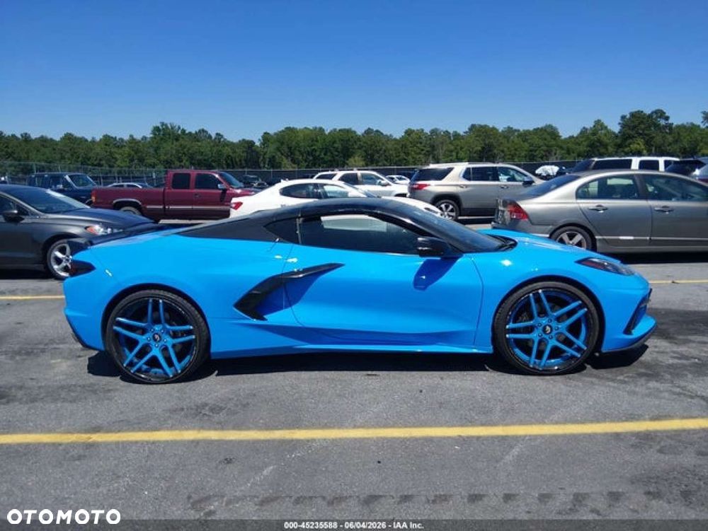 Chevrolet Corvette - 8