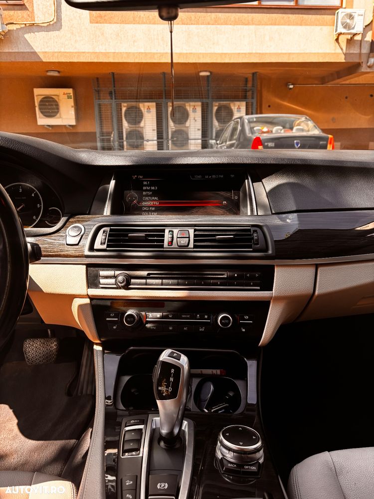 BMW Seria 5 520d xDrive AT - 17
