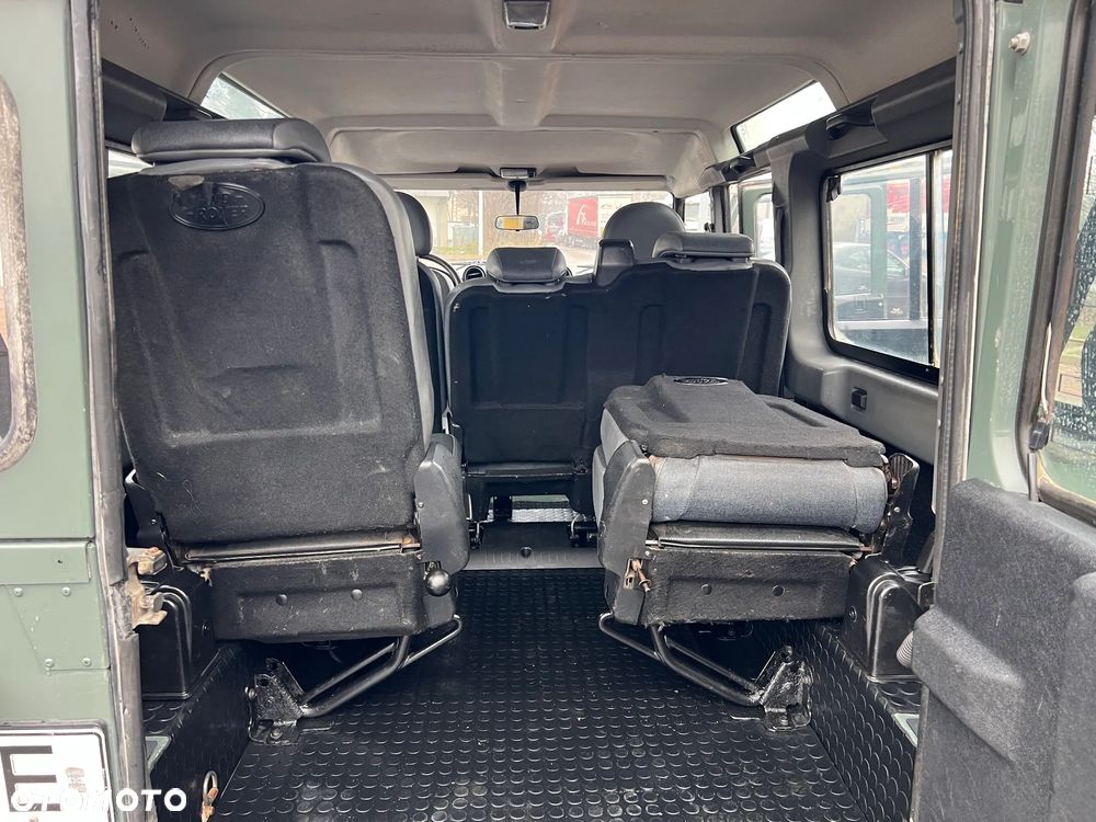 Land Rover Defender - 22