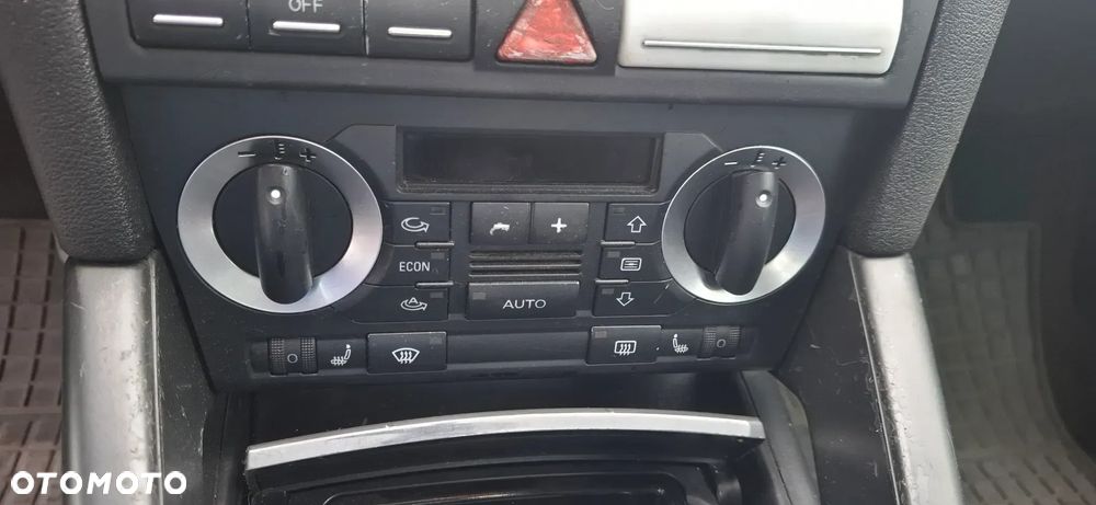 Panel klimatyzacji  KLIMATRONIK  AUDI A3 8P - 1
