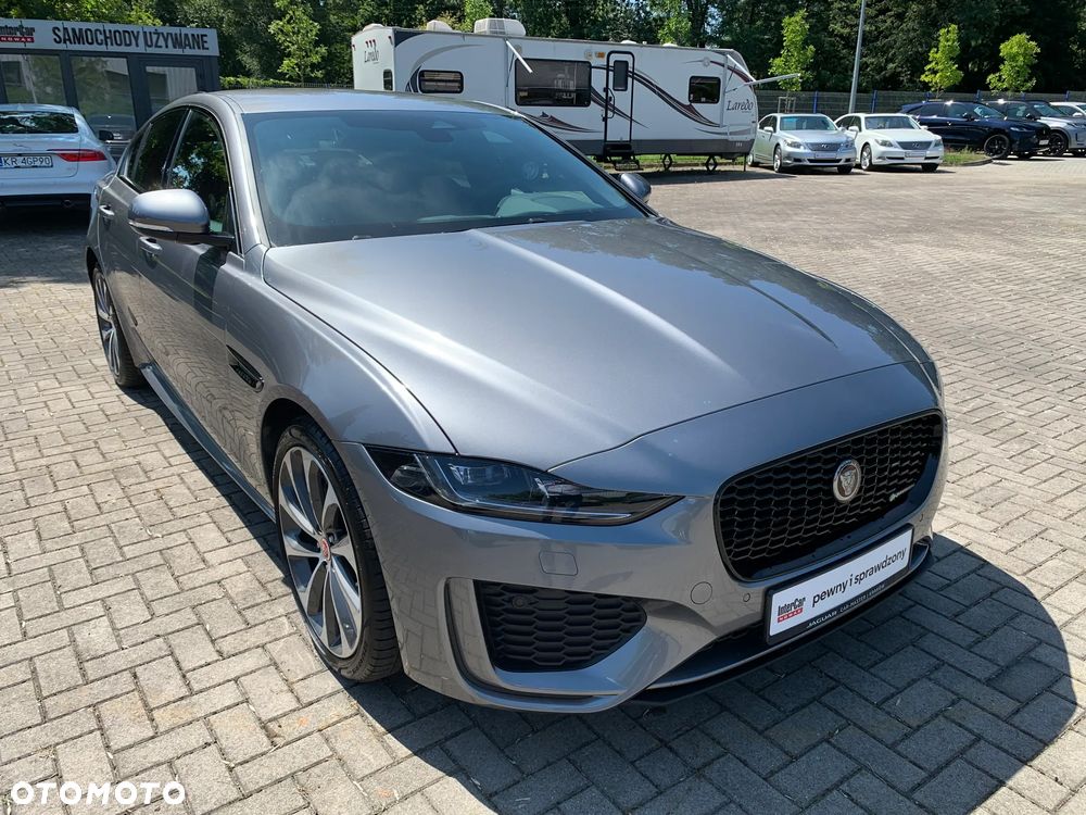 Jaguar XE 2.0 D200 mHEV AWD R-Dynamic SE - 1
