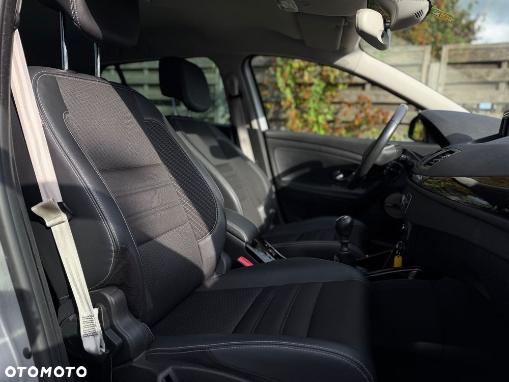 Renault Megane ENERGY TCe 130 BOSE EDITION - 28