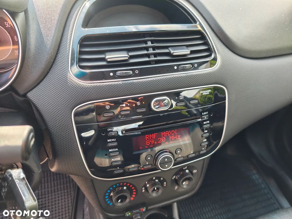 Fiat Punto 1.4 Easy S&S - 14