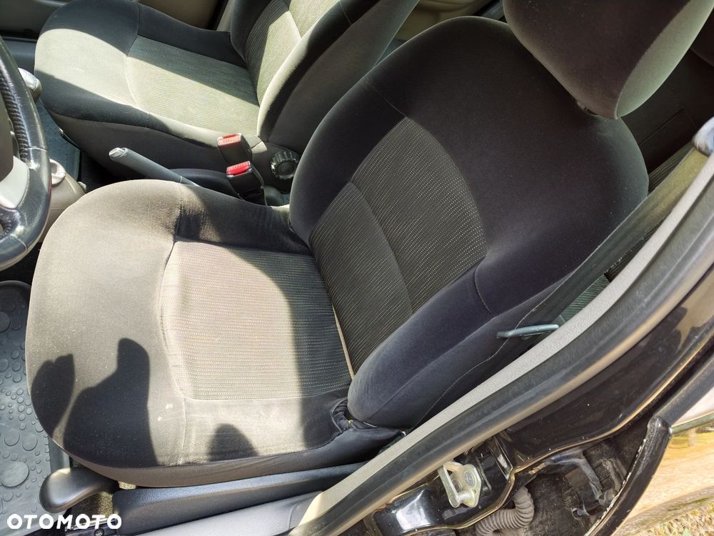 Renault Thalia 1.2 16V All Inclusive Euro5 - 15