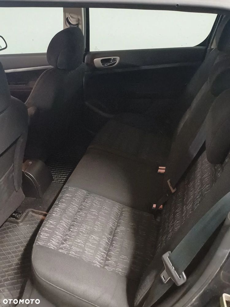 Peugeot 307 1.6 - 8