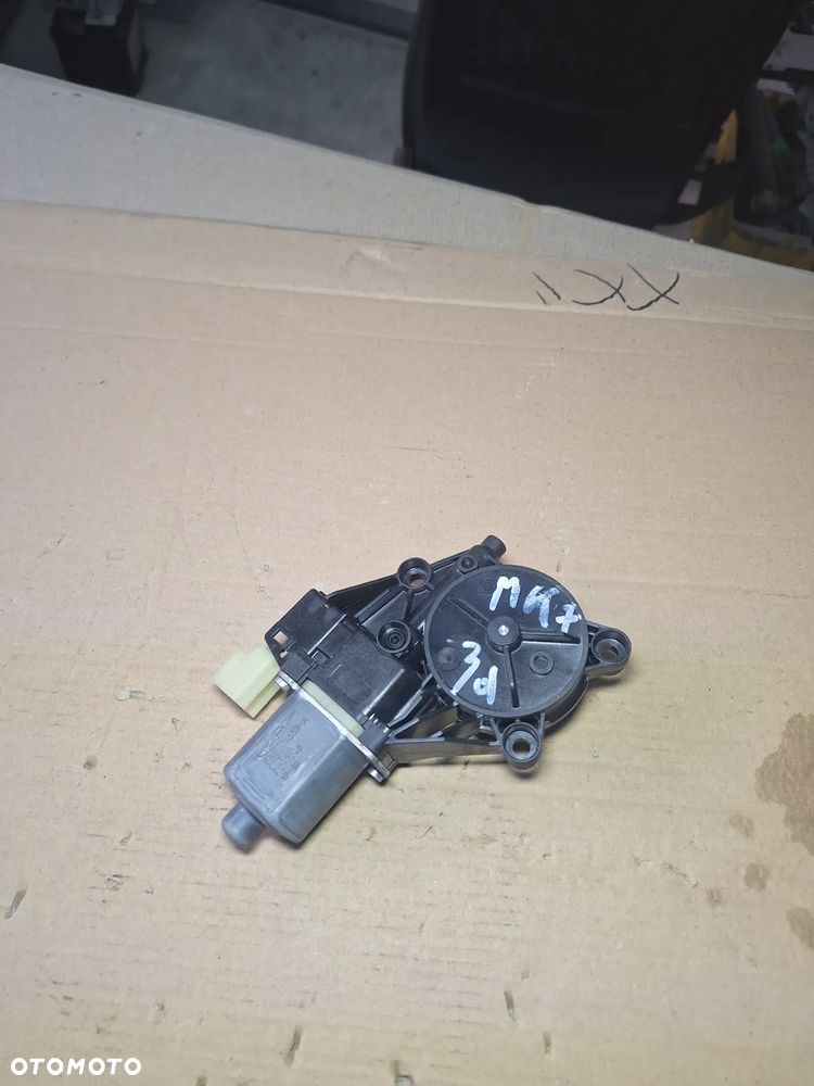 Silniczek Szyby Prawy Przód Fiesta MK7 3D  8A61-14553-A