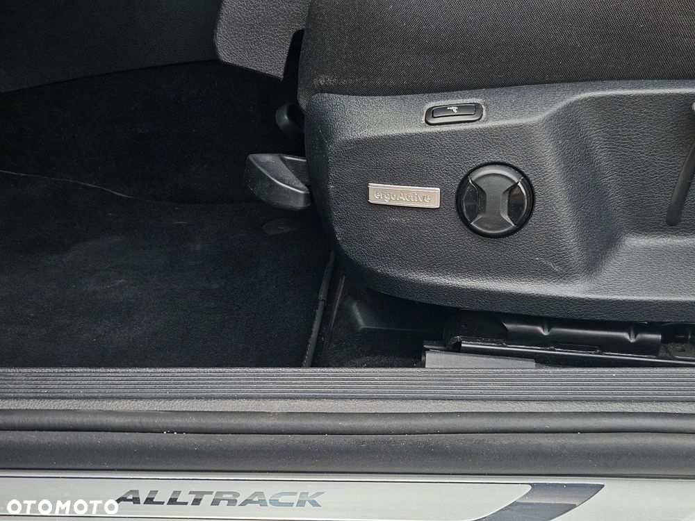 Volkswagen Golf - 27